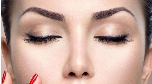 Tại sao con người lại có lông mày? Khám phá vai trò sinh học, tiến hóa và giao tiếp quan trọng