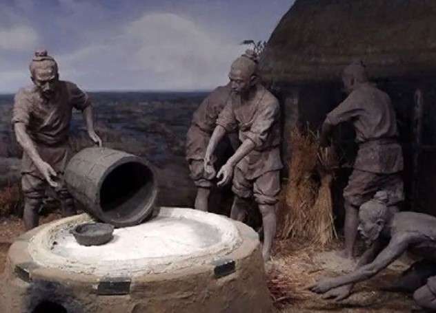 Khám phá bí ẩn về muối cổ xưa: Vì sao ăn ít muối lại yếu cơ?